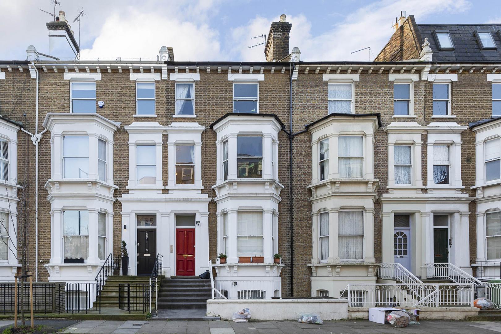 			1 Bedroom, 1 bath, 1 reception Flat			 Blythe Road, KENSINGTON OLYMPIA